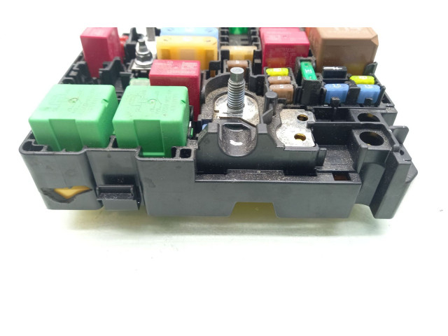 Блок предохранителей 9804848480 Peugeot 2008 II