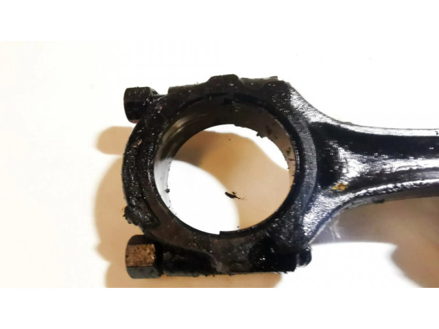 Píst    Nissan Serena  pro naftový motor 2.0  