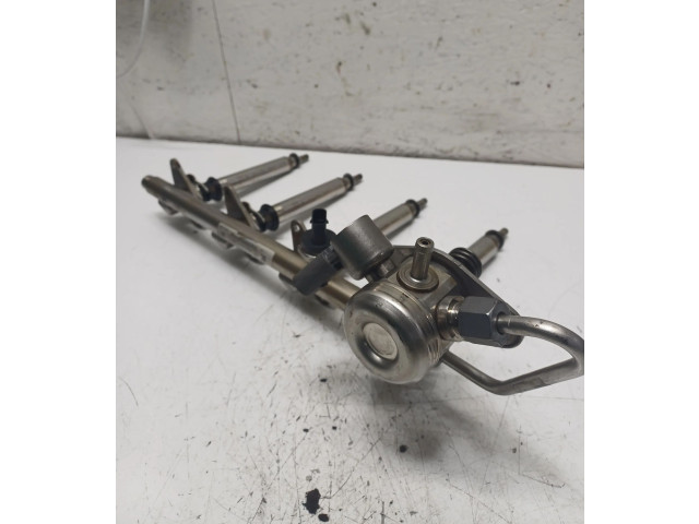 Топливная рампа A2700701595, 0261520212 Mercedes-Benz C W205