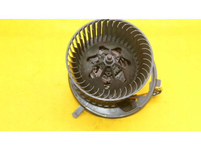 Вентилятор печки       Volkswagen Caddy