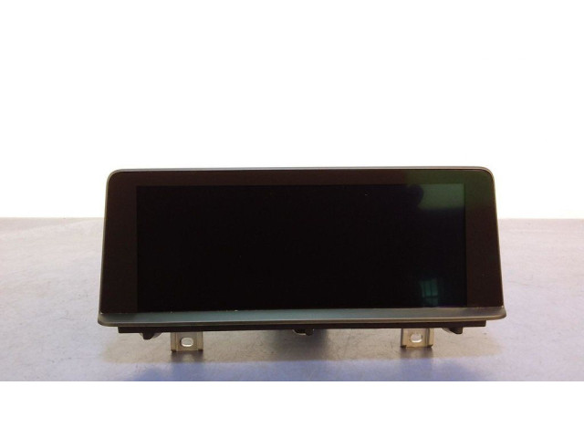 Радио/ проигрыватель CD/DVD / навигация