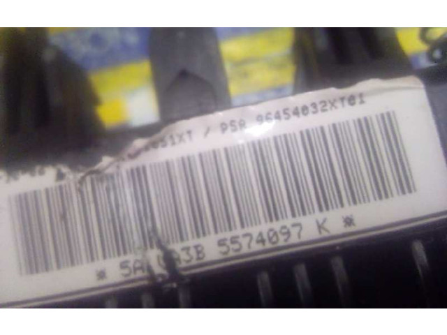 Подушка безопасности водителя 96454032XT01 Citroen Berlingo