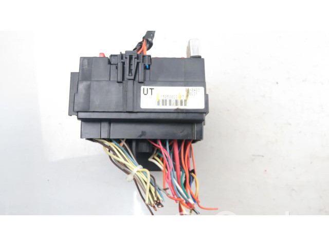   Pojistková skříňka 15058033   Hummer H2 2003