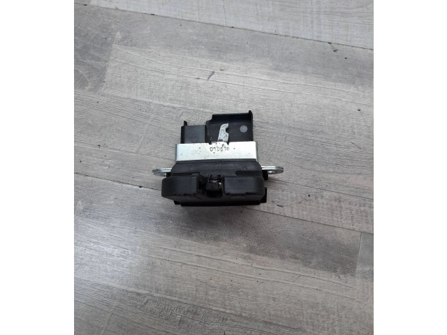 Замок багажника     Volkswagen Golf VII 2013 - 2019 года