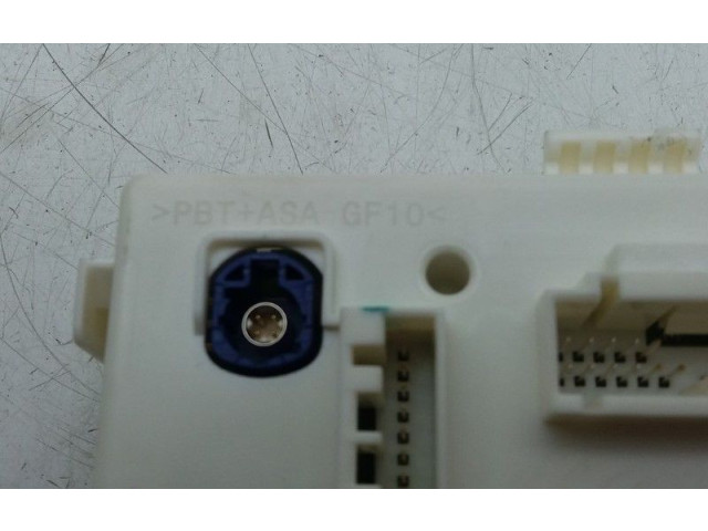 Блок предохранителей 8893103879, P8893103879 Lynk & co 01