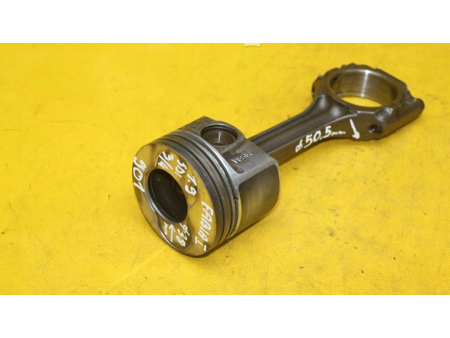  Поршень с шатуном    Skoda Fabia Mk1 (6Y)  