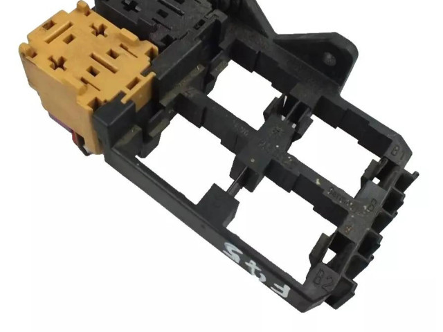 Pojistková skříňka 4A0937503D Audi A6 S6 C4 4A 1995