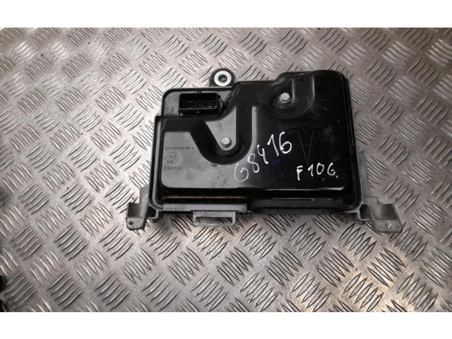 Блок комфорта 158399101C, 149732400F Tesla Model 3