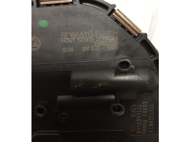Моторчик дворников 5E1955023B    Skoda Octavia Mk3 (5E)