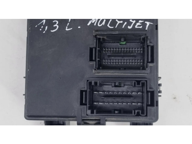 Pojistková skříňka 00517986150 Fiat Grande Punto 2007