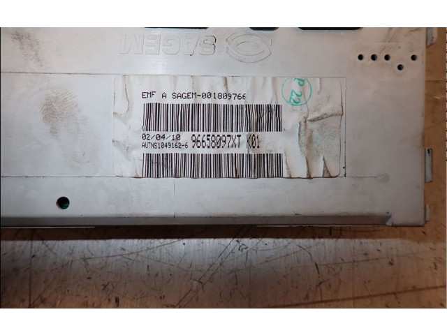 Přístrojová deska Peugeot 206+ 2010 6155GZ