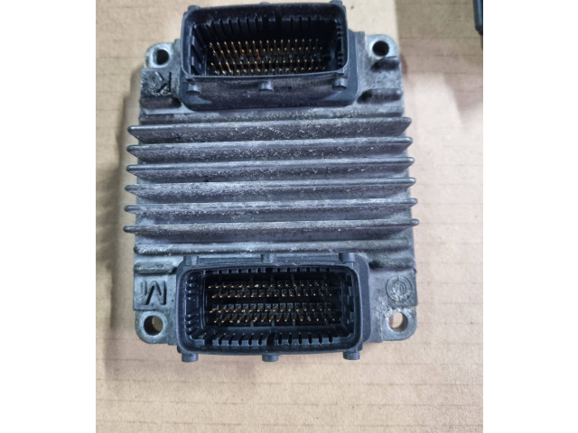 Блок управления двигателя    Opel Meriva A