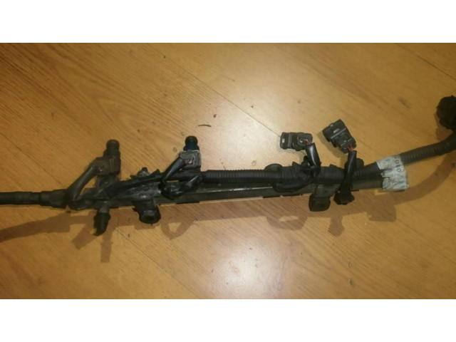 Топливная рампа 0k2a313250   KIA Sephia 1.5 