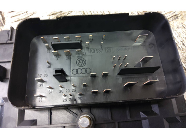 Блок предохранителей 1K0937118   Skoda Yeti (5L)    