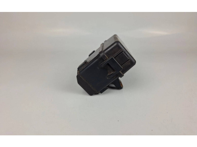 Блок предохранителей  S389P1   Toyota Corolla Verso E121    