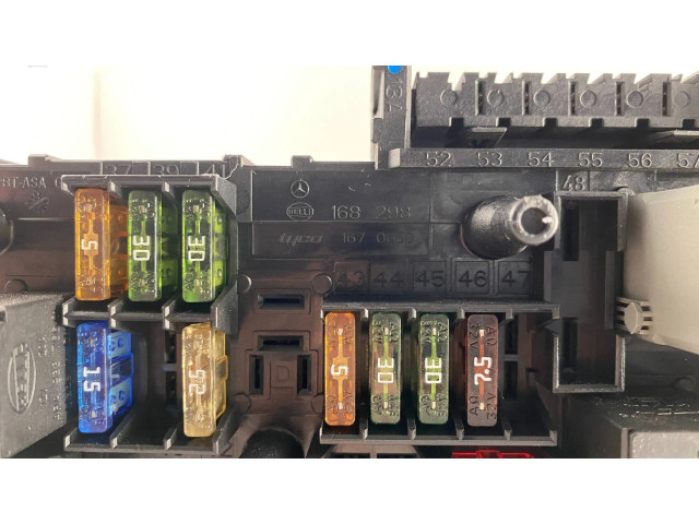 Pojistková skříňka A2049005201 Mercedes-Benz C W204 2009