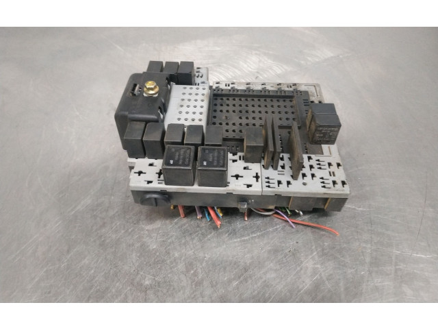 Блок предохранителей 9494997 Volvo S80