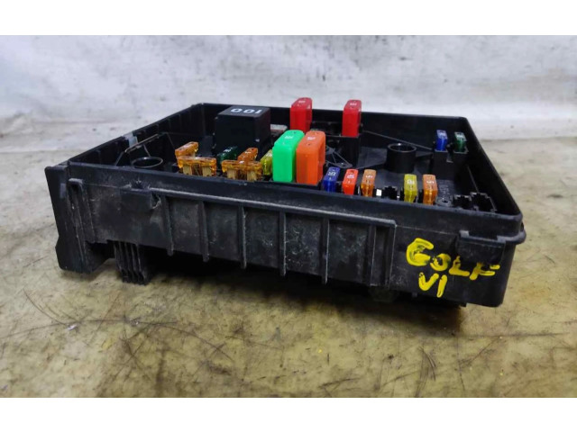 Pojistková skříňka 1K0937629A Volkswagen Golf VI 2011