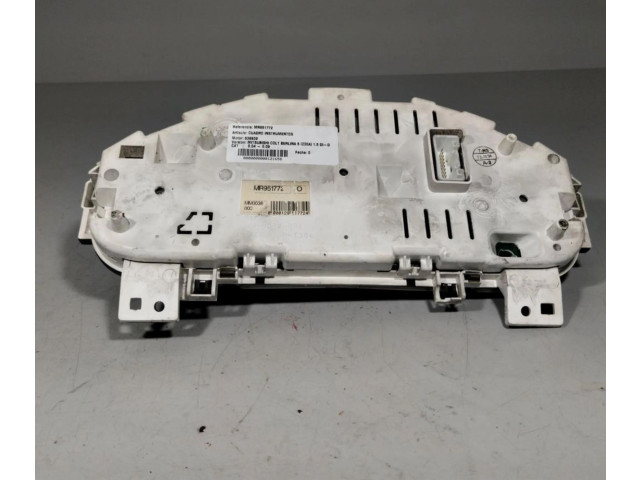 Přístrojová deska Mitsubishi Carisma 1998