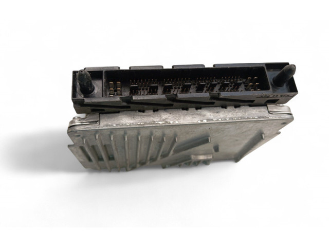 Блок управления двигателем Блок управления 30684877A Volvo V70