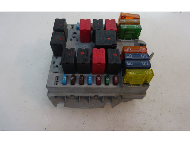 Pojistková skříňka Řídící jednotka BSM    Fiat Punto Evo 2005