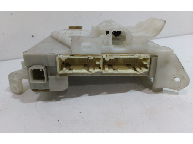 Pojistková skříňka Řídící jednotka BSM 8273047510 Toyota Prius (XW30) 2013