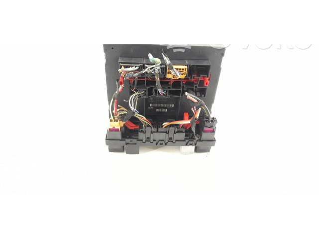 Блок предохранителей 3C0937049E Skoda Octavia Mk2 (1Z)