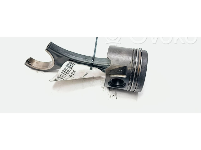 Поршень Mitsubishi Montero