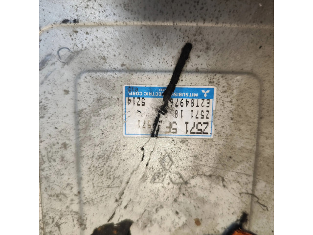 Řídící jednotka Z57118881, 75715F Mazda 323 F 1999