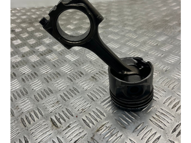  Поршень с шатуном  81L79, 81L79  Volvo V70  