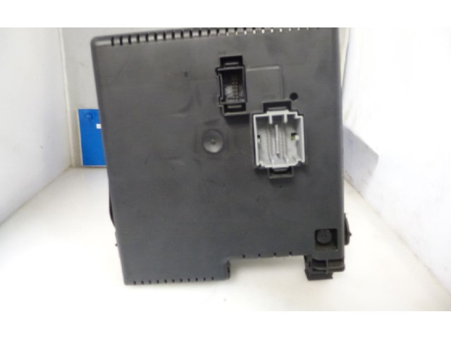 Блок предохранителей  8688264, 8688264   Volvo V70    