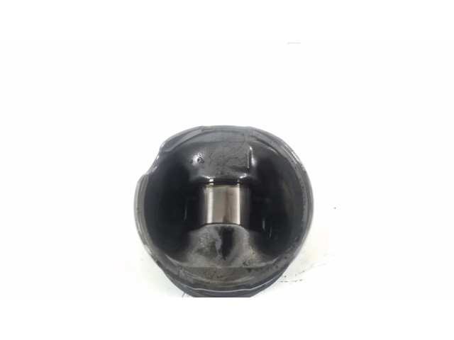 Píst A6420300717 Mercedes-Benz C W204 pro naftový motor 3.0 OM 642.961