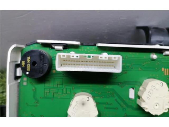 Pojistková skříňka Спидометр (приборный щиток) BG20A, BG20A Nissan Micra C+C 2009