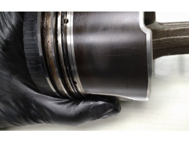 Поршень с шатуном 4N14 Mitsubishi Outlander