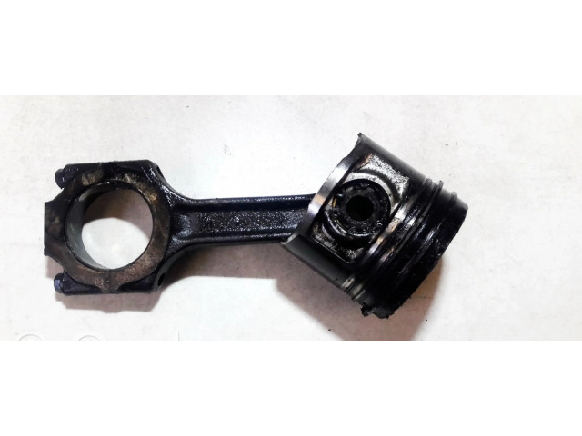  Поршень с шатуном    Alfa Romeo 156 для дизельного двигателя 2.4