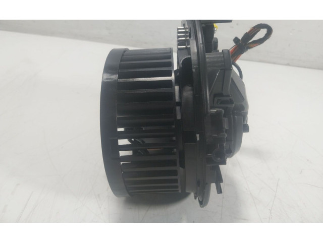 Вентилятор печки    5WB819021, 5WB819021A   Volkswagen Golf SportWagen