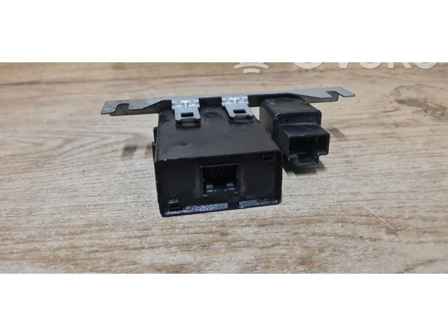 Блок управления 88083FC030   Subaru Forester SF