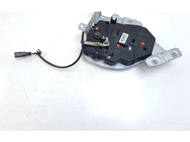 Замок багажника 2K5827201C    Volkswagen Caddy 2011 - 2016 года