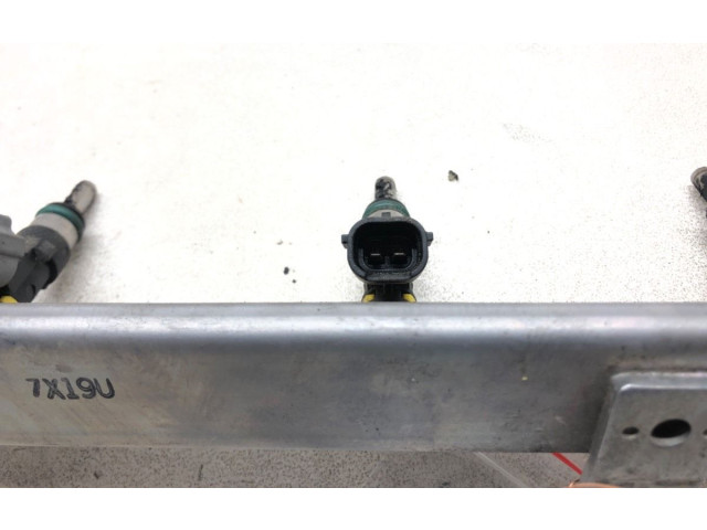 Топливная рампа KME340C1465A412 Mitsubishi Outlander