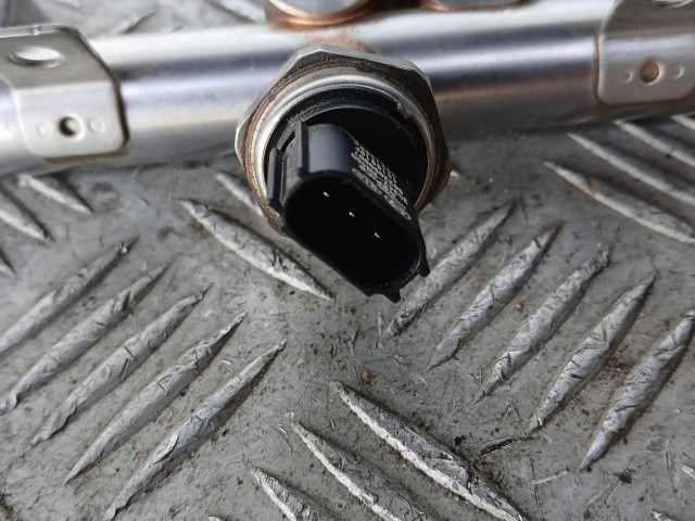 Vstřikovací lišta Hyundai Kona I