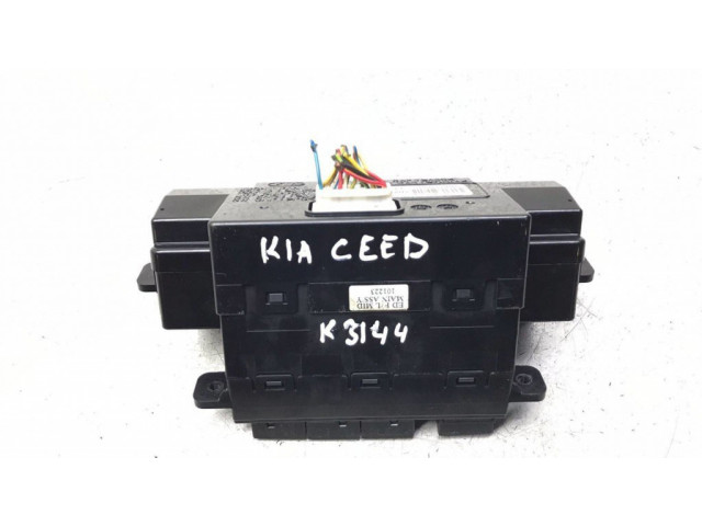 Дисплей    957101h700, K3144   KIA Ceed
