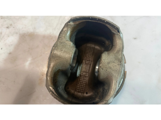 Píst 079107066DT, Z5A58 Audi A8 S8 D4 4H pro benzínový motor 4.0 CEUA