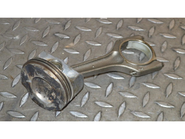 Píst    BMW 1 E81 E87  pro benzínový motor 2.0 N43 B20 A 