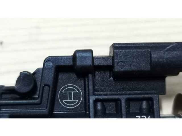 Vstřikovač 7597870, 10213541 BMW 3 GT F34 pro benzínový motor 2.8