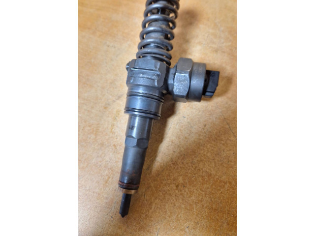 Форсунка 038130073J    Volkswagen Bora   