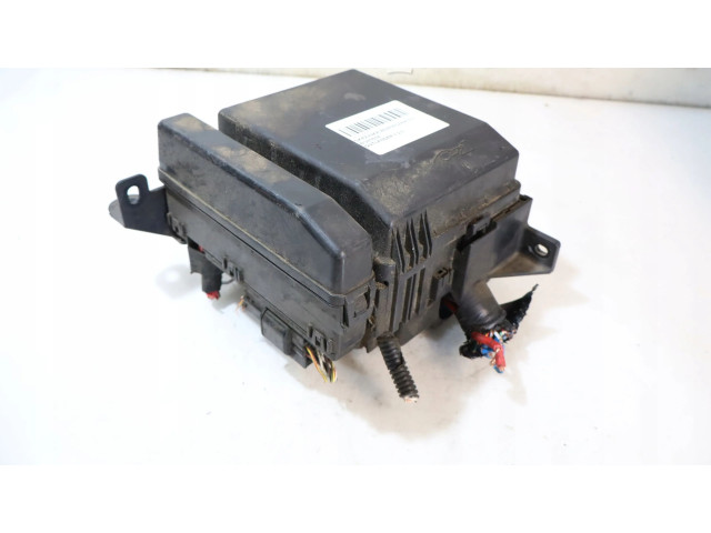 Блок предохранителей Mitsubishi Outlander