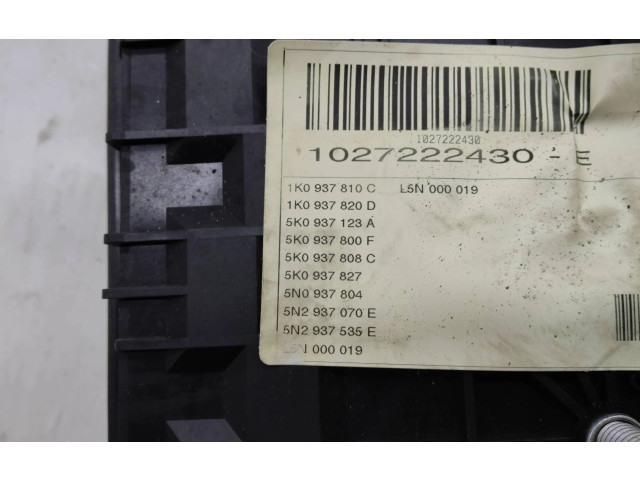   Pojistková skříňka 1K0937820D, 1K0937810C   Volkswagen Tiguan 2011
