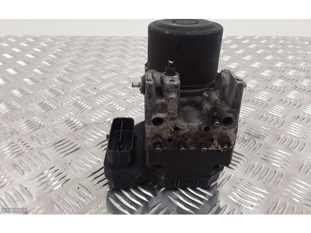 Блок АБС Mn102452   Mitsubishi  L200  1996 - 2006 года