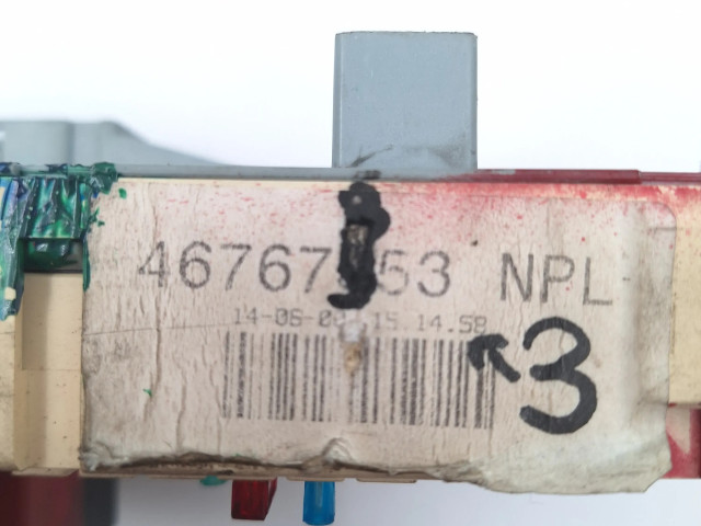 Pojistková skříňka 46767353NPL Fiat Punto (188) 2001