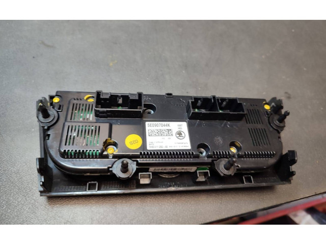 Блок управления климат-контролем 5E0907044K Skoda Octavia Mk3 (5E)